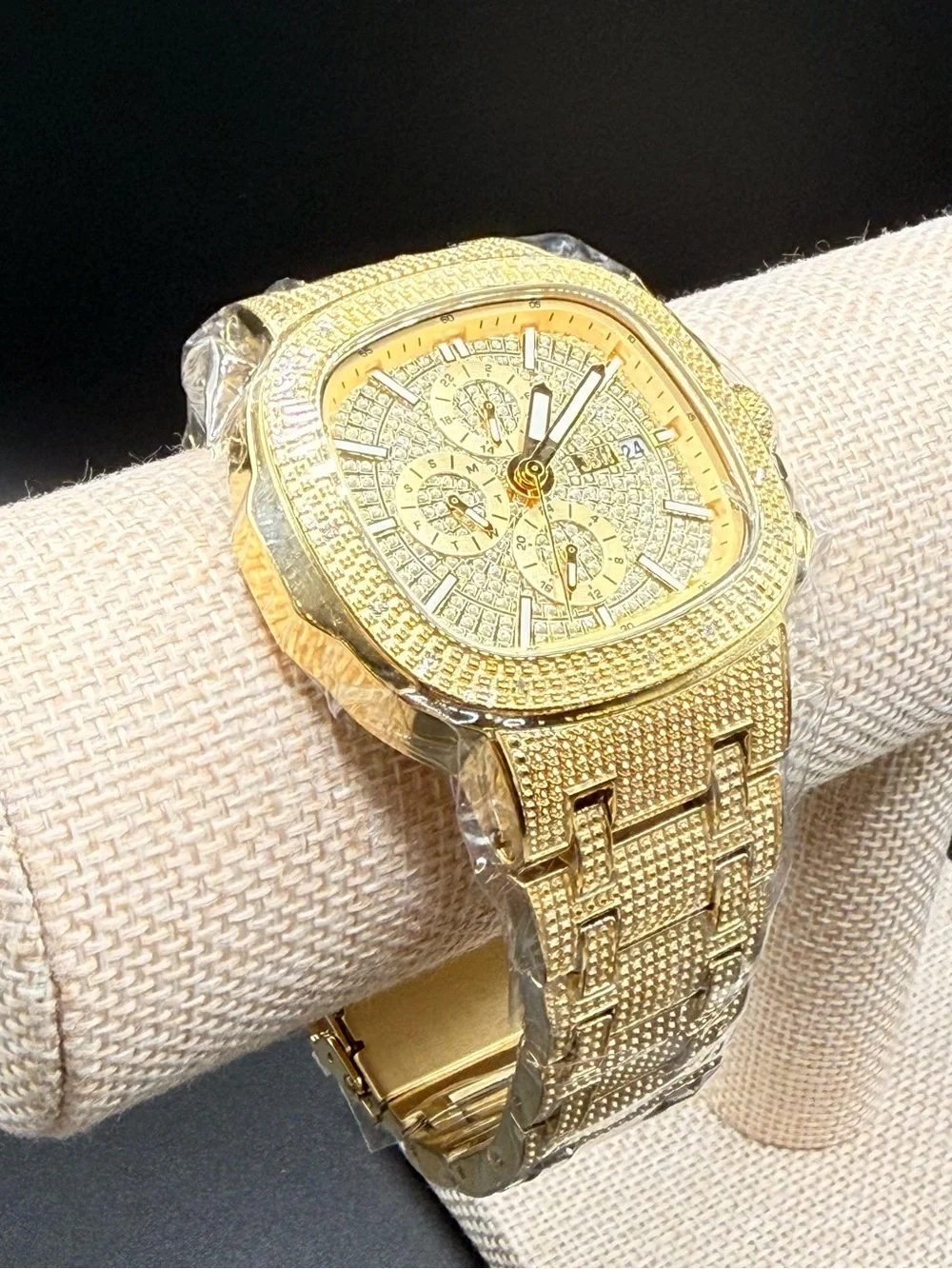 JBW Men's Diamond (1/5 ct. t.w.) Watch in 18k Gold-plated Stainless-steel Watch